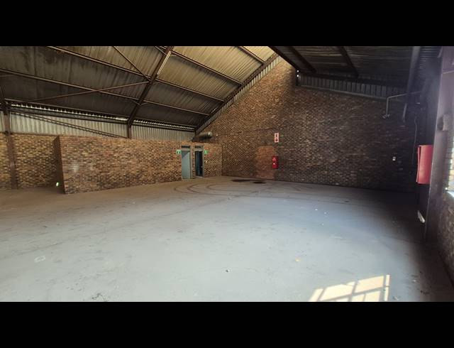 344M² FACTORY TO LET IN ANDERBOLT